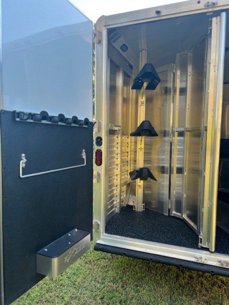 New 2025 Exiss Trailers 8' wide 3 horse w/ 14' living quarters Horse Trailer