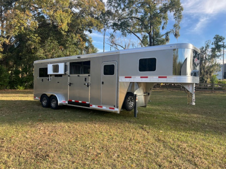 New 2026 Exiss Trailers 2 plus 1 insulated w/dressing room Horse Trailer