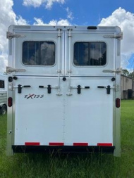 New 2024 Exiss Trailers 4 horse head to head with dressing room Horse Trailer