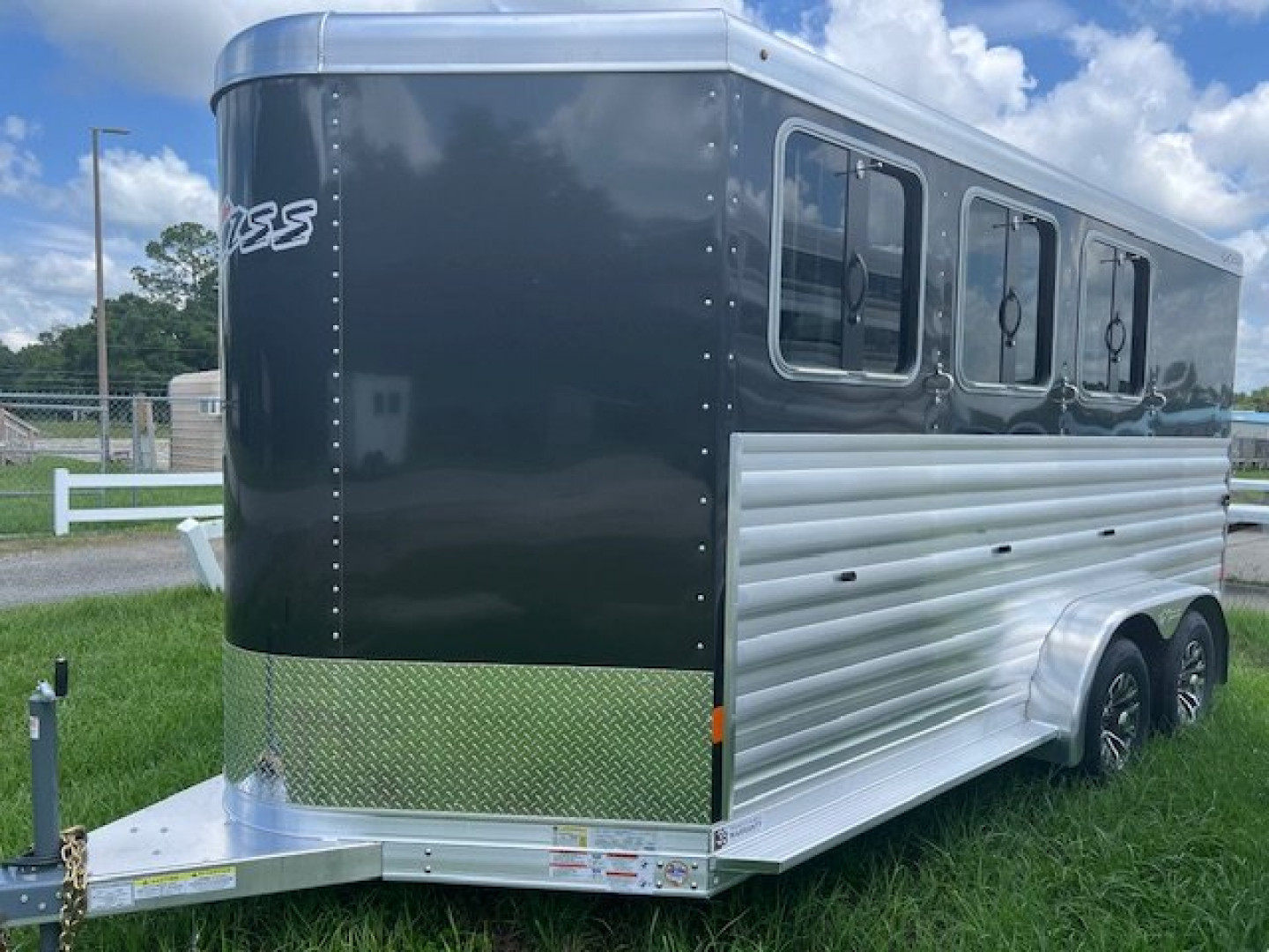 New 2025 EXISS TRAILERS 3 horse bumper pull with dressing room (model CXF Horse Trailer