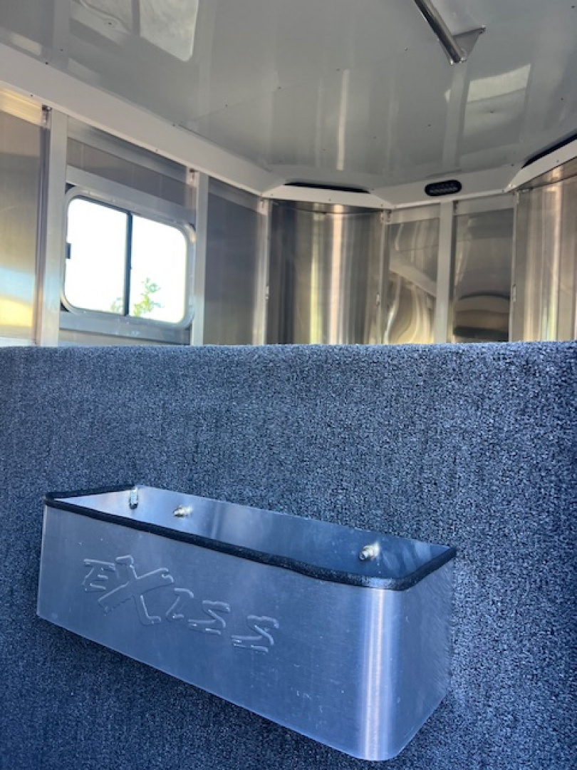 New 2026 Exiss Trailers 4 horse head to head w/ dressing room Horse Trailer