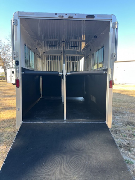 New 2026 Exiss Trailers 4 horse head to head w/ dressing room Horse Trailer