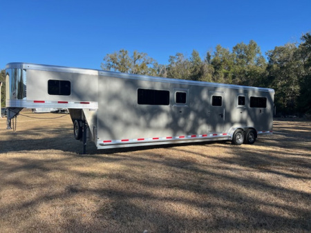 New 2026 Exiss Trailers 4 horse head to head w/ dressing room Horse Trailer