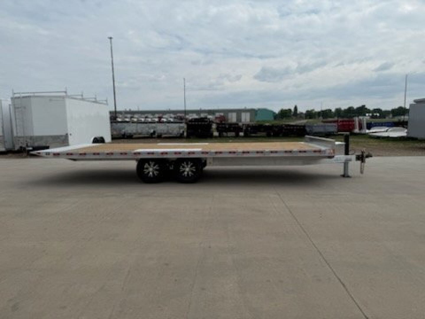 New 2026 NORDTEK ALUMINUM 102X22-10K DECK OVER HYD.TILT Trailer/ Equipment Trailer