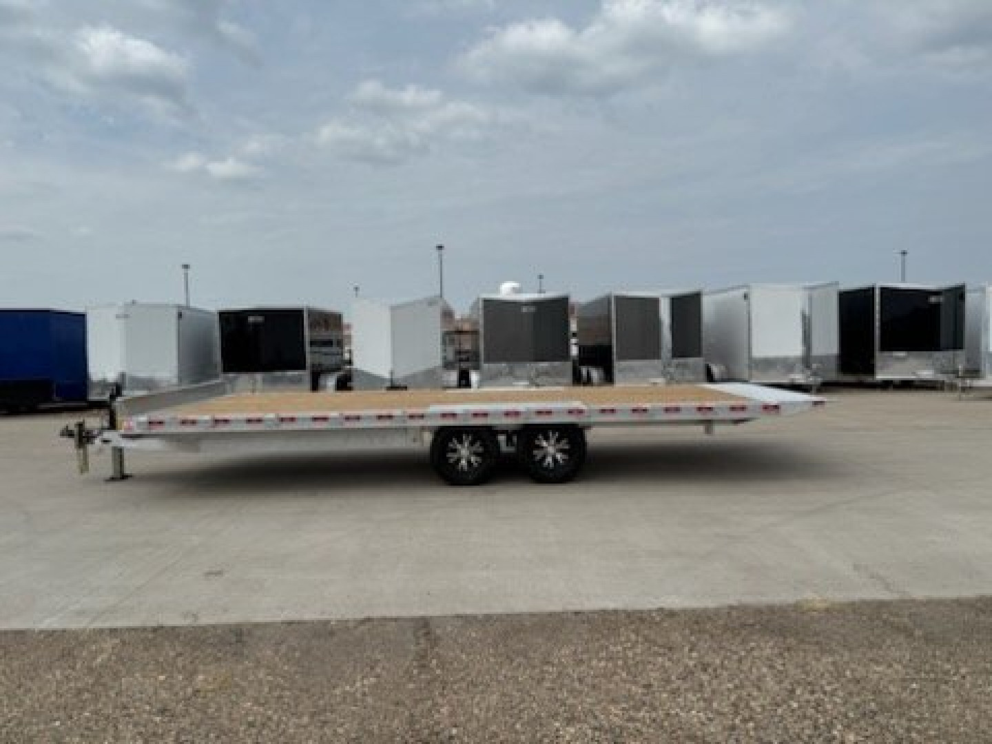 New 2026 NORDTEK ALUMINUM 102X22-10K DECK OVER HYD.TILT Trailer/ Equipment Trailer