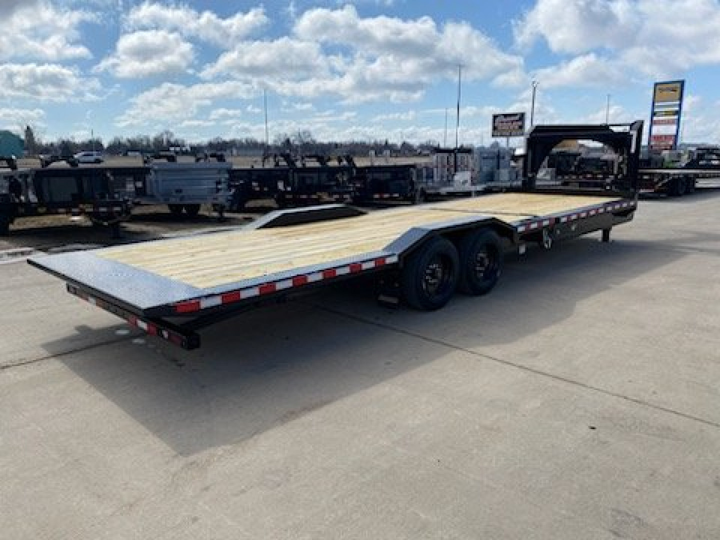 New 2025 MIDSOTA TBWB-28 GN TILT/EQUIPMENT TRAILER