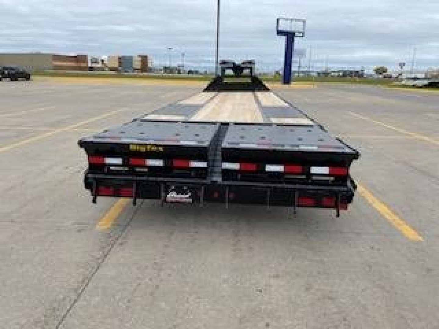 New 2025 BIG TEX TRAILERS 22GN-33D5A-MRBK Gooseneck Bodies/Equipment Trailer