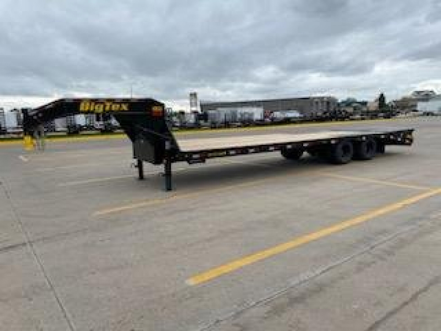 New 2025 BIG TEX TRAILERS 22GN-33D5A-MRBK Gooseneck Bodies/Equipment Trailer