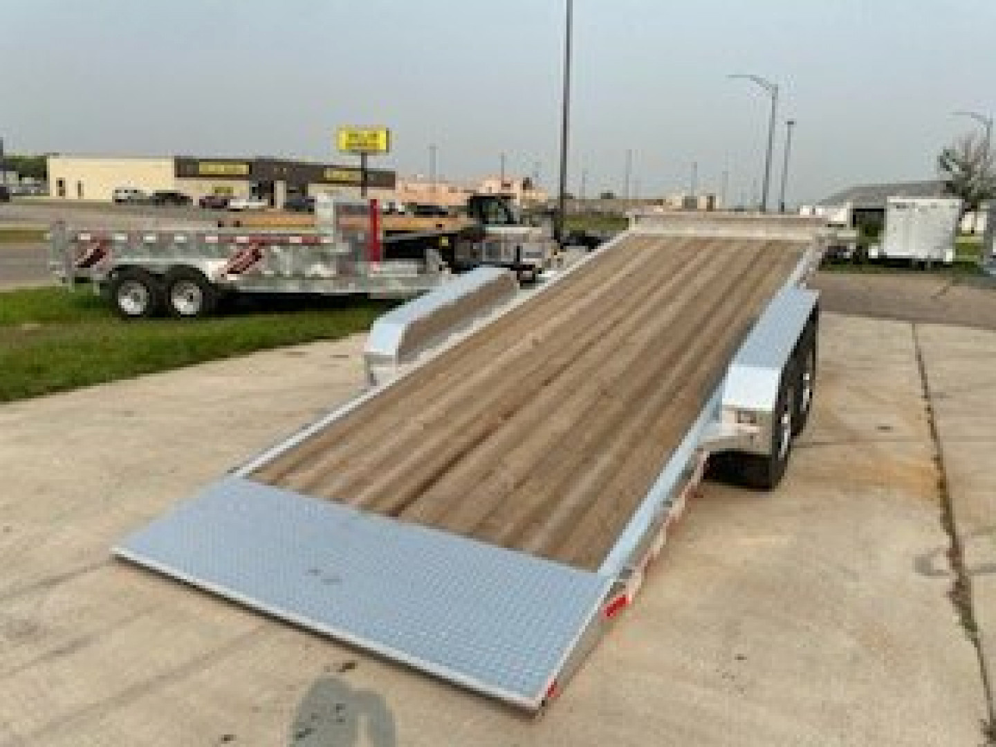 New 2025 Nordtek TD82X22'-16K HD Full Power Tilt