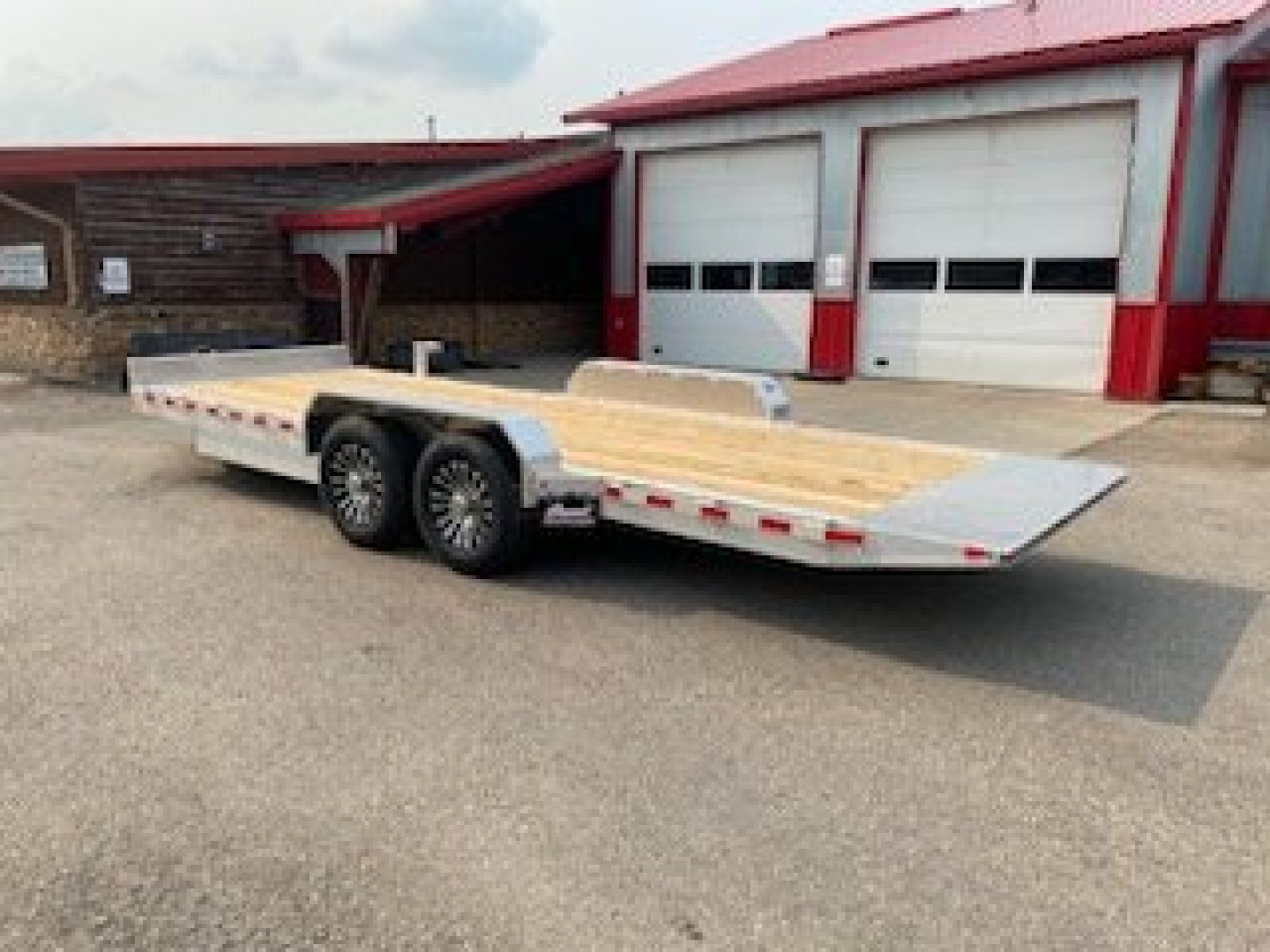 New 2025 Nordtek ALUMINUM 82X22-10K HYD.Tilt Trailer