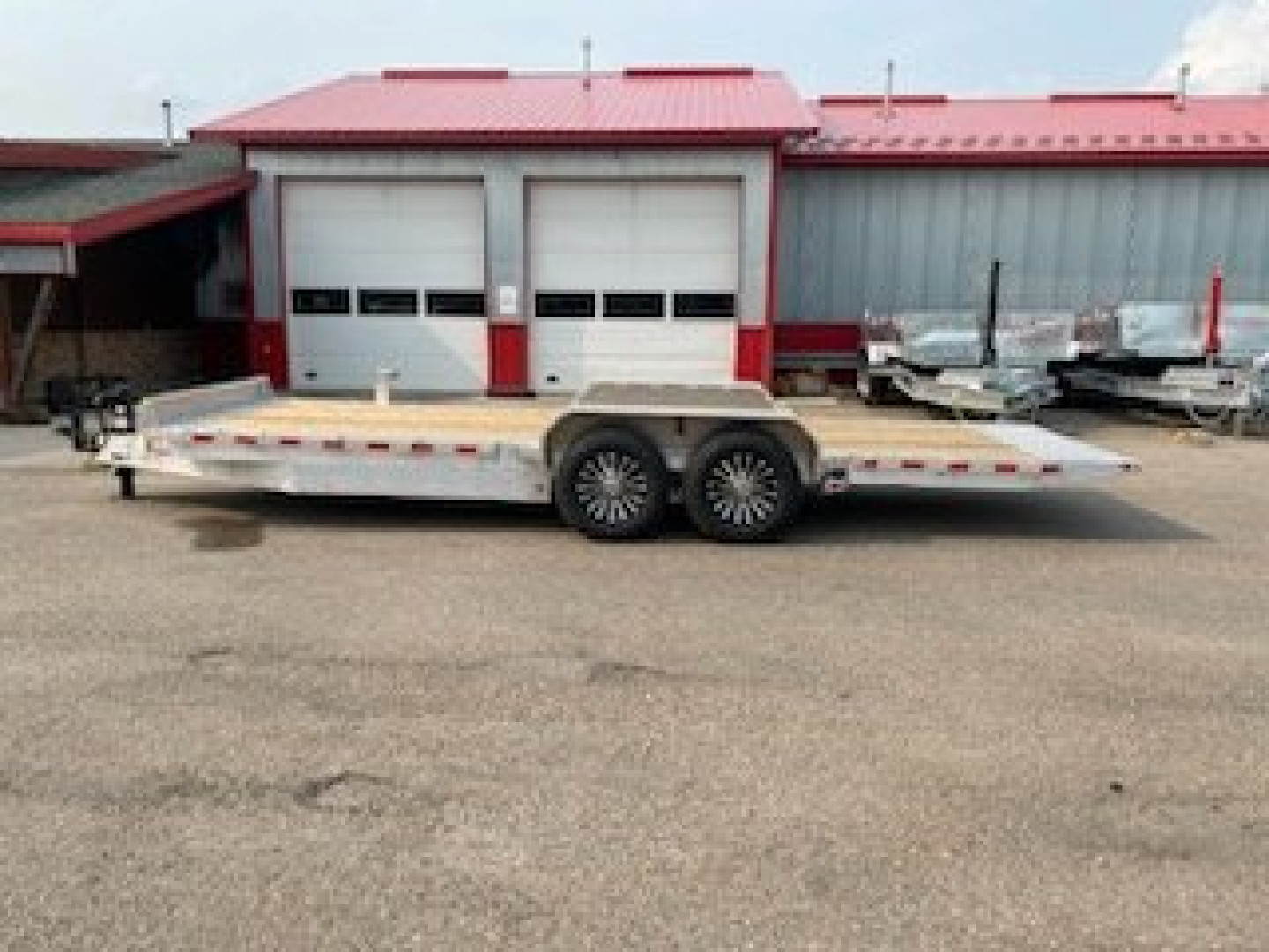 New 2025 Nordtek ALUMINUM 82X22-10K HYD.Tilt Trailer