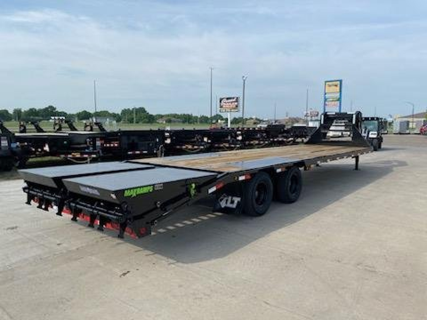 New 2024 LOAD TRAIL GP24 8.5'X30' (25'+5') WITH MAX RAMPS
