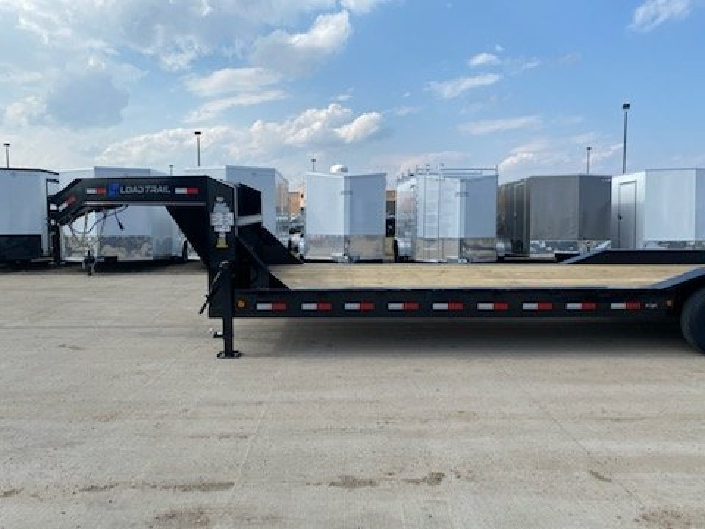 New 2024 LOAD TRAIL GC21K 102"X30' WITH DRIVE OVER FENDERS AND MAX RAMPS