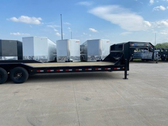 New 2024 LOAD TRAIL GC21K 102"X30' WITH DRIVE OVER FENDERS AND MAX RAMPS