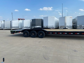 New 2024 LOAD TRAIL GC21K 102"X30' WITH DRIVE OVER FENDERS AND MAX RAMPS
