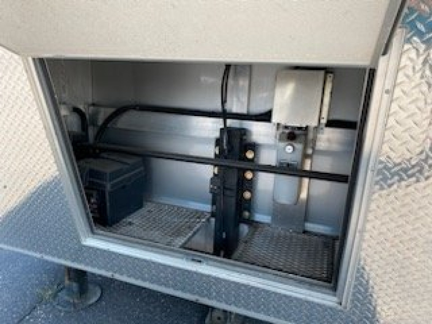New 8.5' X 44' ALUMINUM GOOSENECK Enclosed CAR HAULER