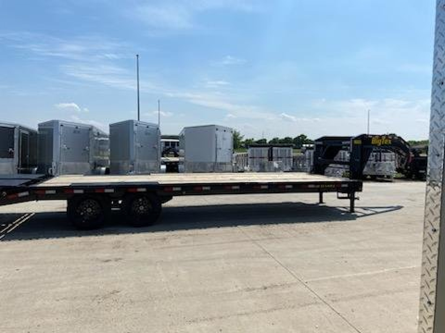 New 2024 BIG TEX 8.5'X 25+5' - 17,600# GOOSENECK W/MEGA RAMPS