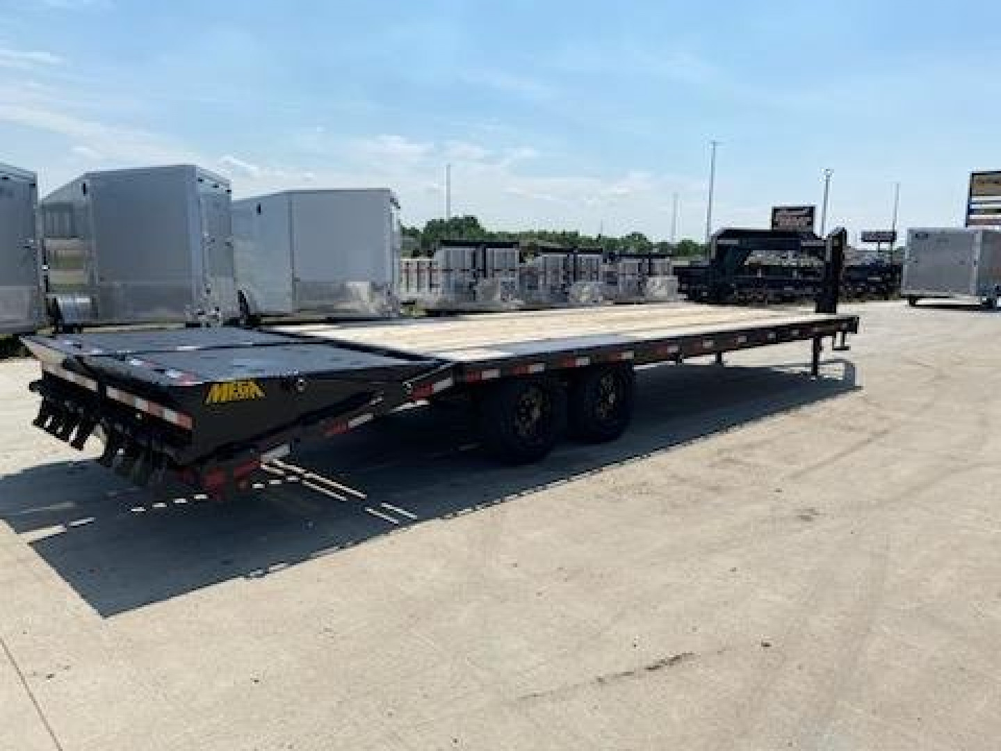New 2024 BIG TEX 8.5'X 25+5' - 17,600# GOOSENECK W/MEGA RAMPS