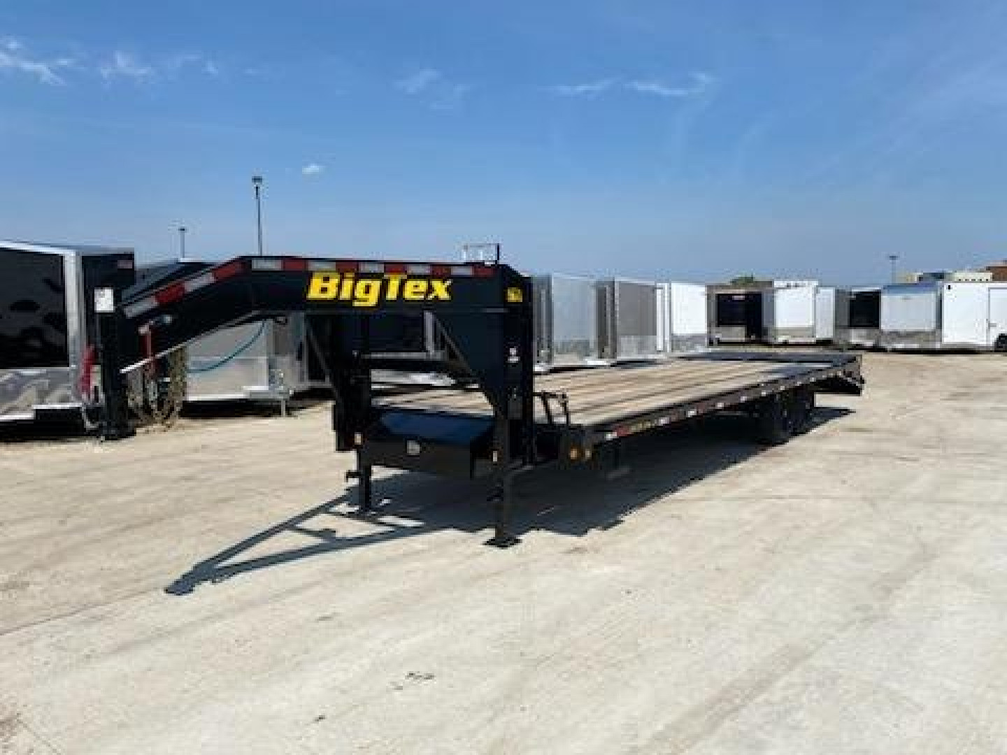 New 2024 BIG TEX 8.5'X 25+5' - 17,600# GOOSENECK W/MEGA RAMPS