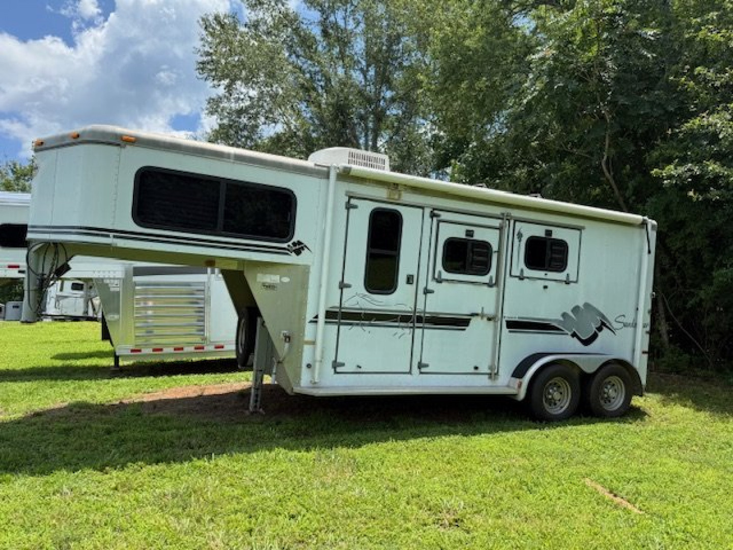 Used 1999 Sundowner Sundowner Valuelite Horse Trailer