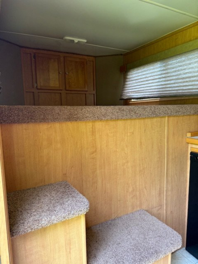 Used 1999 Sundowner Sundowner Valuelite Horse Trailer