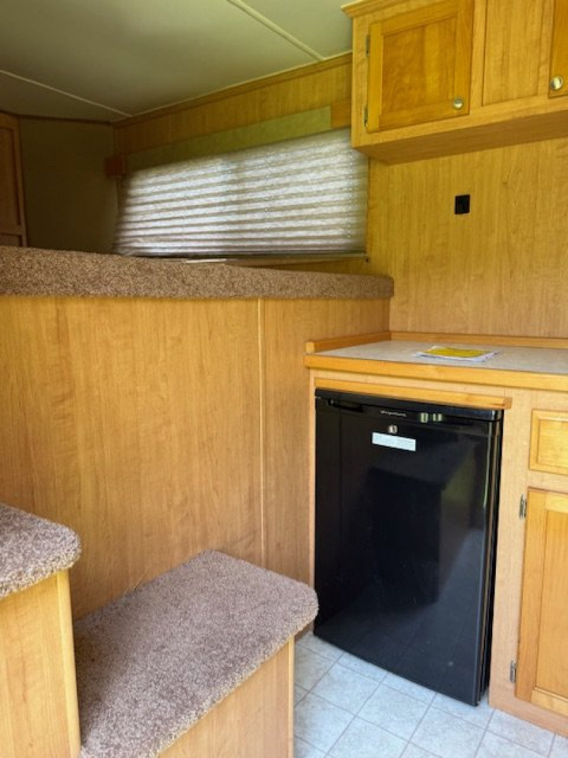 Used 1999 Sundowner Sundowner Valuelite Horse Trailer