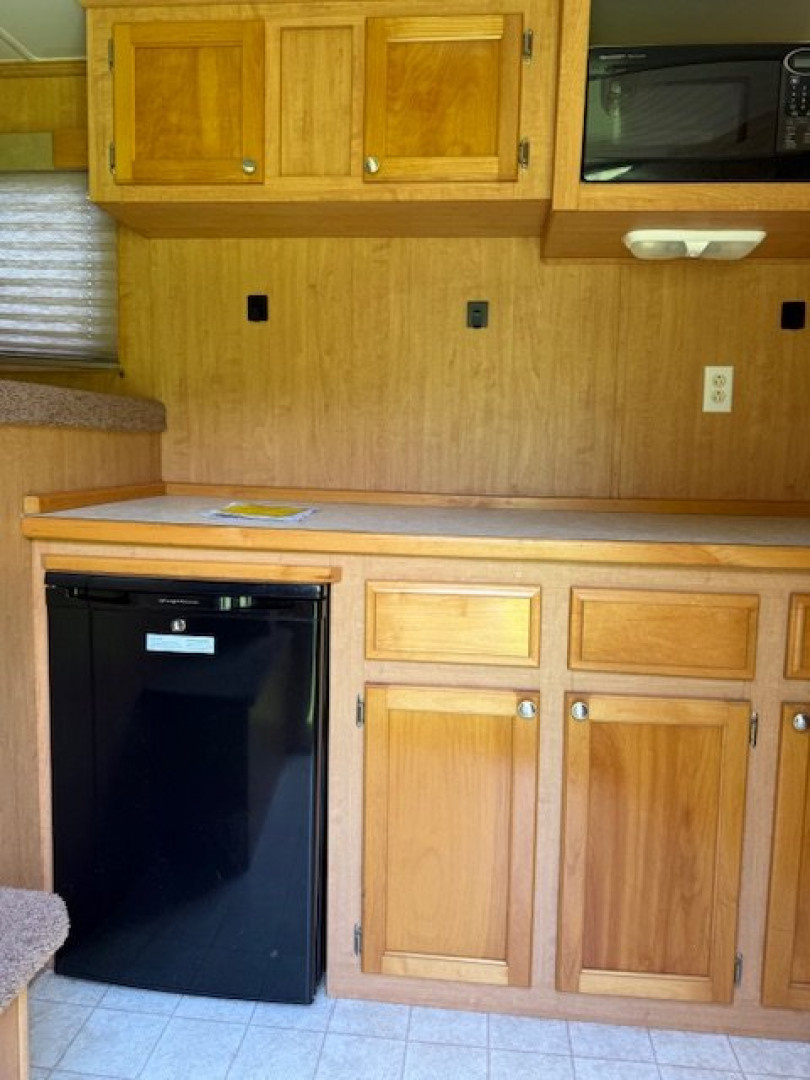 Used 1999 Sundowner Sundowner Valuelite Horse Trailer