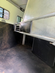Used 1999 Sundowner Sundowner Valuelite Horse Trailer