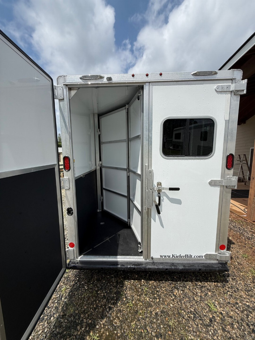New 2026 KIEFER MANUFACTURING Kruiser 3 Horse Slant Load Bumper Pull Horse Trailer