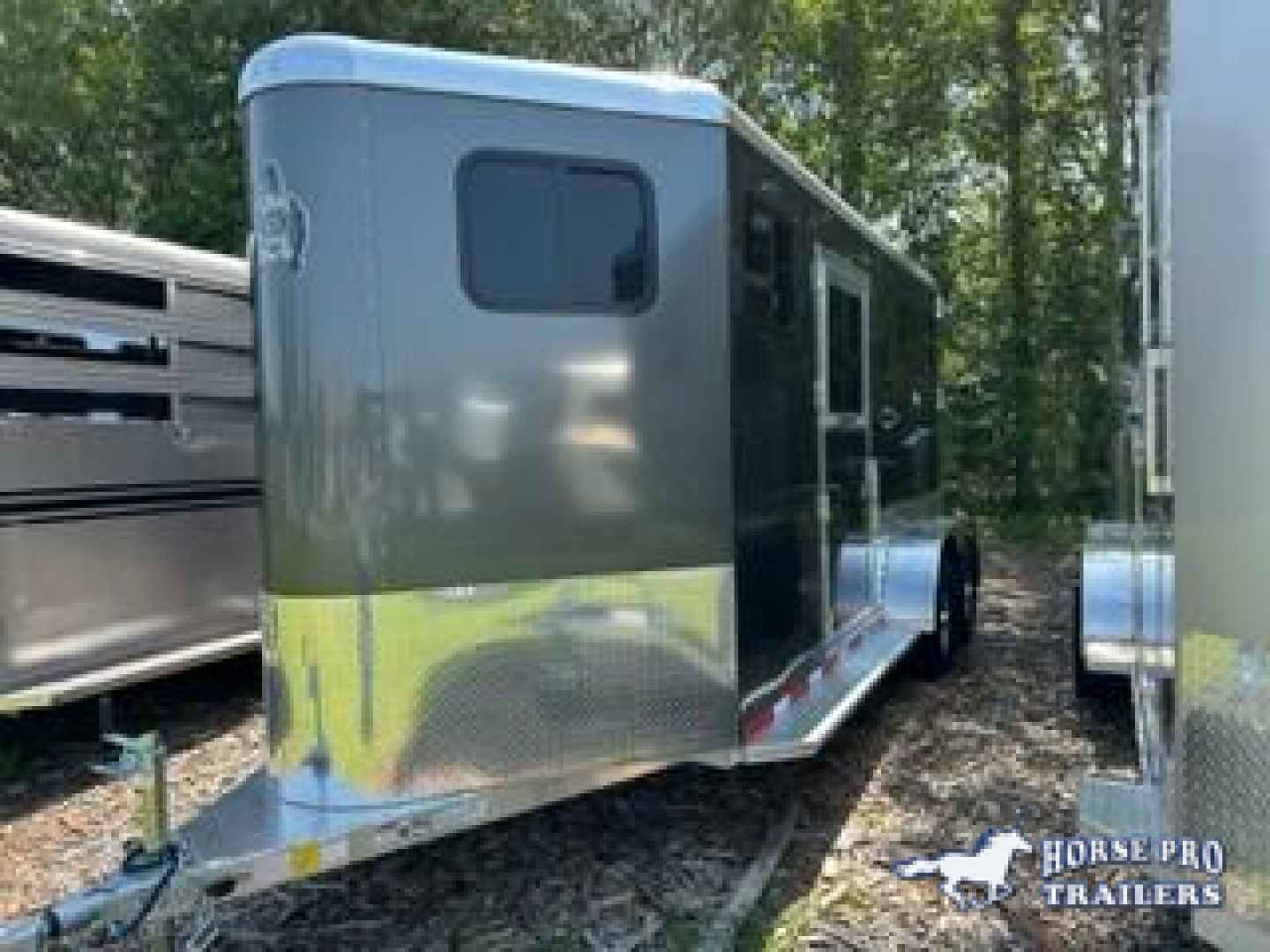 New 2025 ADAM 2 Horse Straightload JuLite Bumper Pull Horse Trailer
