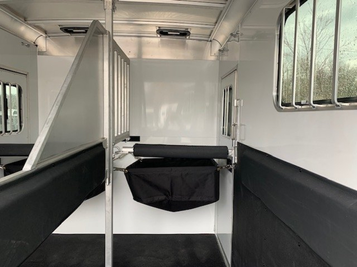 New 2025 ADAM 2 Horse Straightload JuLite Bumper Pull Horse Trailer