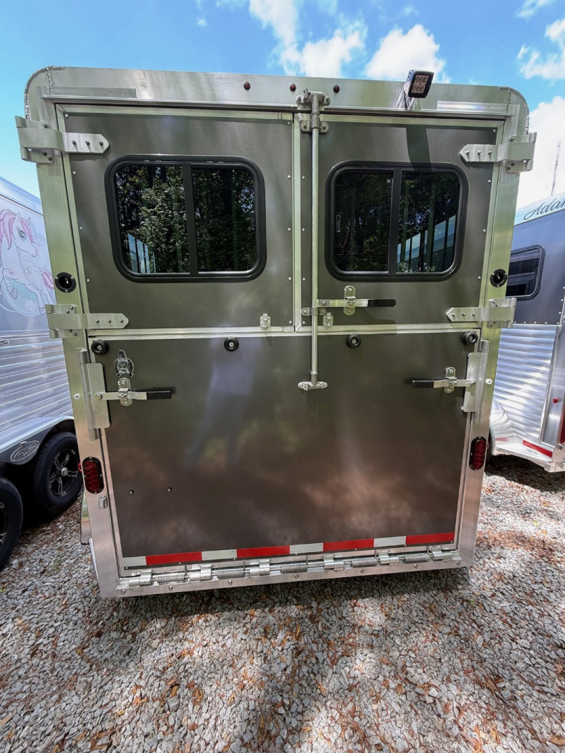 New 2025 ADAM 2 Horse Straightload JuLite Bumper Pull Horse Trailer