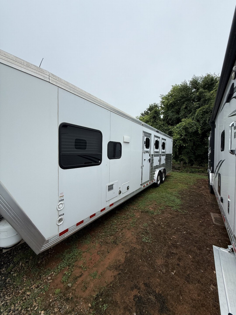 Used 2019 CIMARRON TRAILERS Norstar 3H 10' Sideload Living Quarters