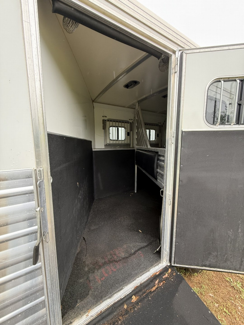 Used 2019 CIMARRON TRAILERS Norstar 3H 10' Sideload Living Quarters