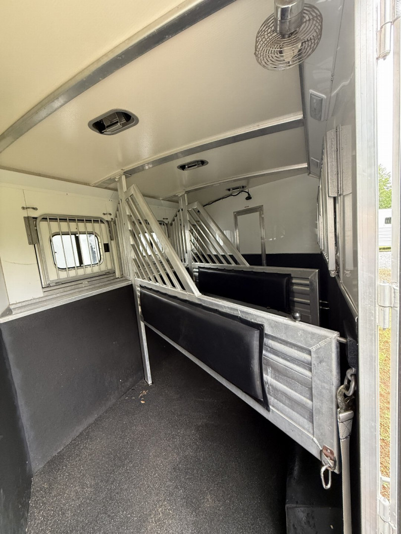 Used 2019 CIMARRON TRAILERS Norstar 3H 10' Sideload Living Quarters