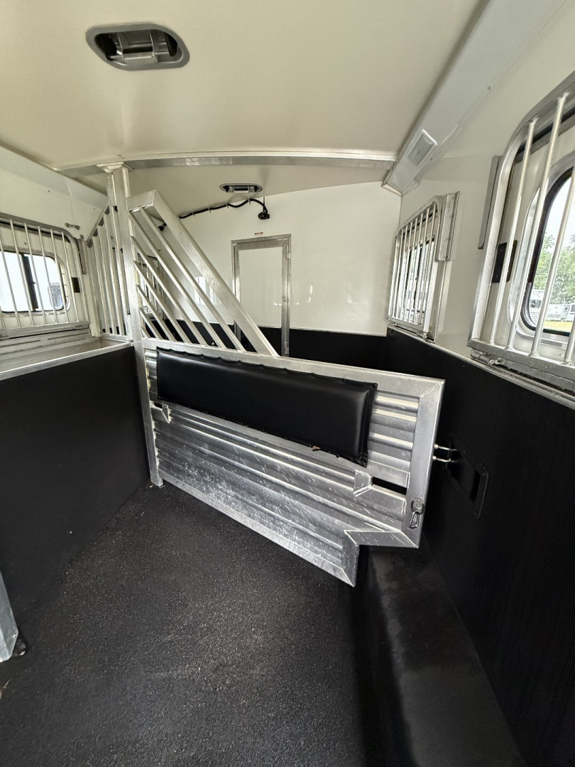 Used 2019 CIMARRON TRAILERS Norstar 3H 10' Sideload Living Quarters