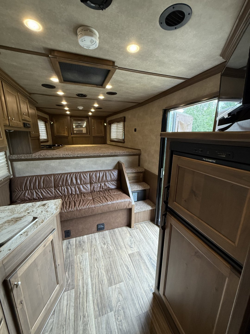 Used 2019 CIMARRON TRAILERS Norstar 3H 10' Sideload Living Quarters