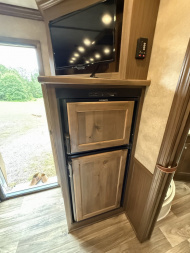 Used 2019 CIMARRON TRAILERS Norstar 3H 10' Sideload Living Quarters