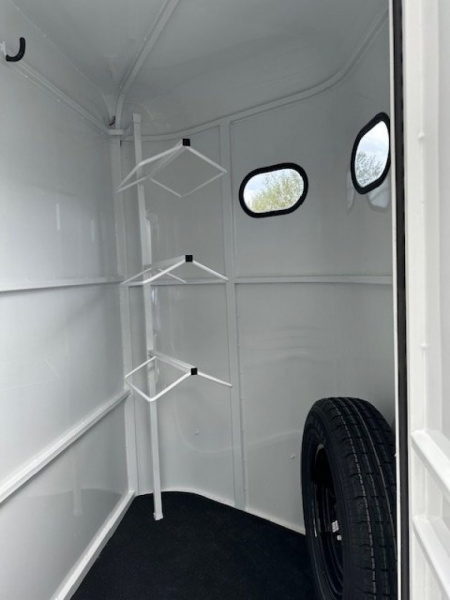 New 2026 Bee 3 Horse Slant Load BP Drops Horse Trailer