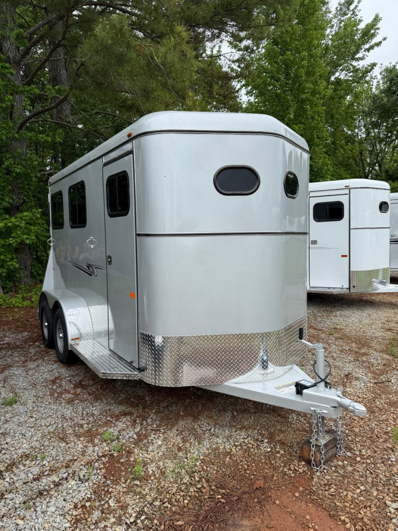 New 2026 Bee Chief 2 Horse Fully Enclosed Bumper Pull Horse Trailer