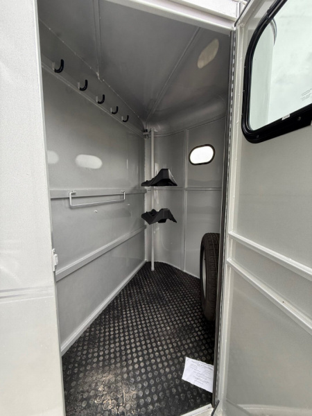 New 2026 Bee Chief 2 Horse Fully Enclosed Bumper Pull Horse Trailer