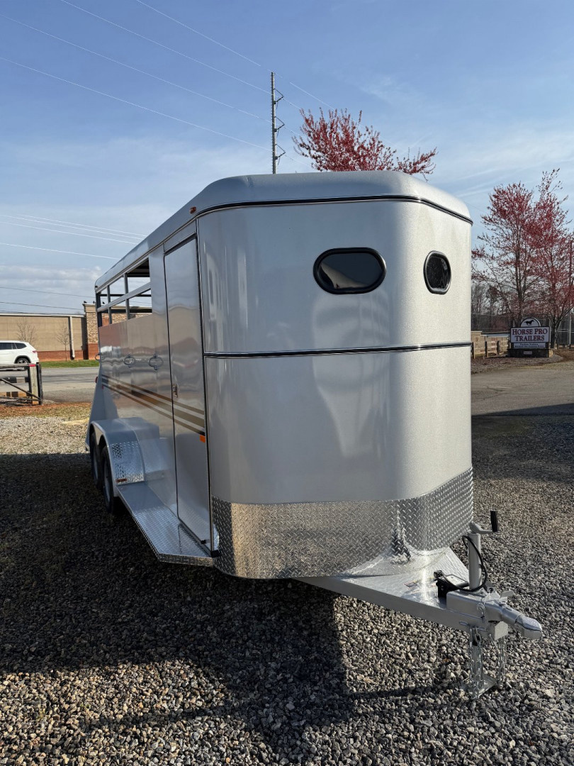 New 2025 BEE 3 Horse Slant Load BP w/Drops Horse Trailer