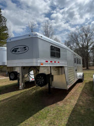New 2026 4-Star Trailers 4 Horse Slant Side Closet Gooseneck Horse Trailer