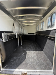 New 2026 4-Star Trailers 4 Horse Slant Side Closet Gooseneck Horse Trailer