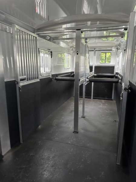 New 2026 4-STAR TRAILERS 2+1 Gooseneck Horse Trailer