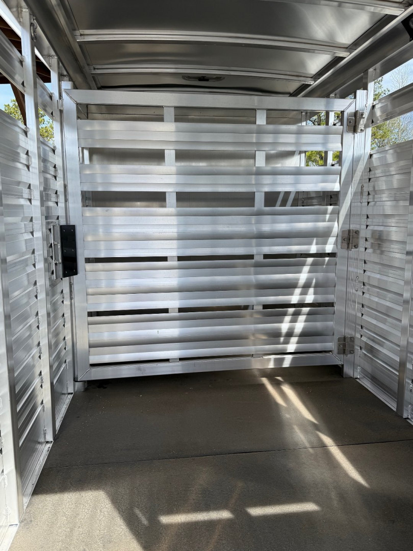 New 2026 Exiss Trailers Express 616 Horse Trailer