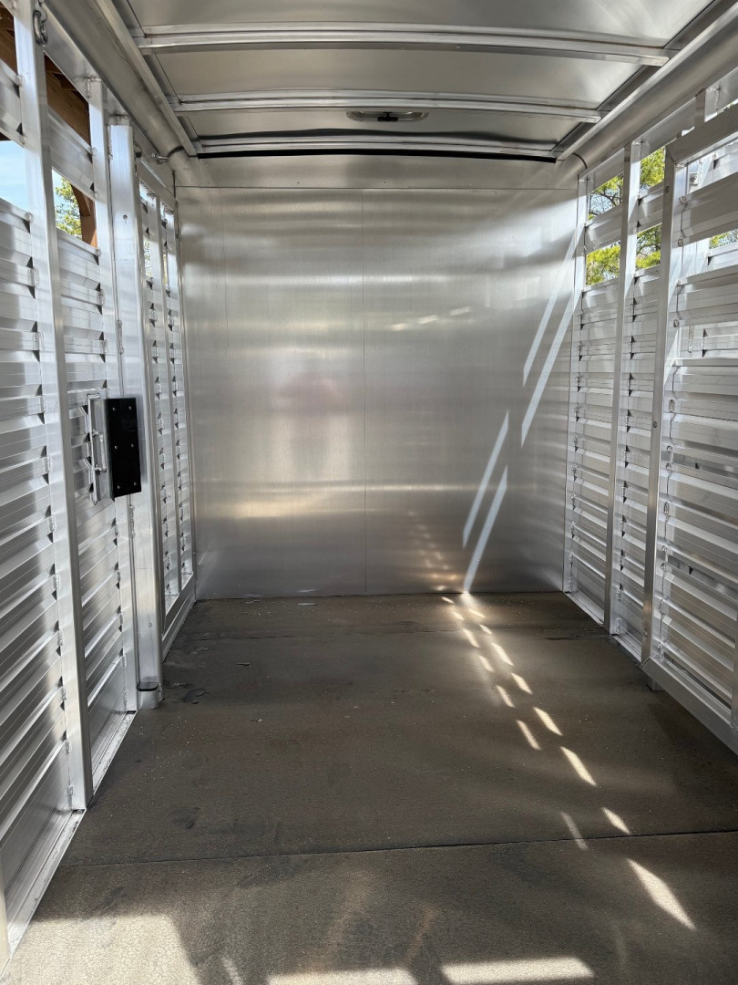 New 2026 Exiss Trailers Express 616 Horse Trailer