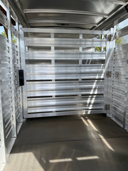 New 2026 Exiss Trailers Express 616 Horse Trailer