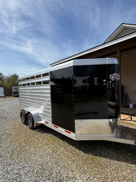 New 2026 Exiss Trailers Express 616 Horse Trailer