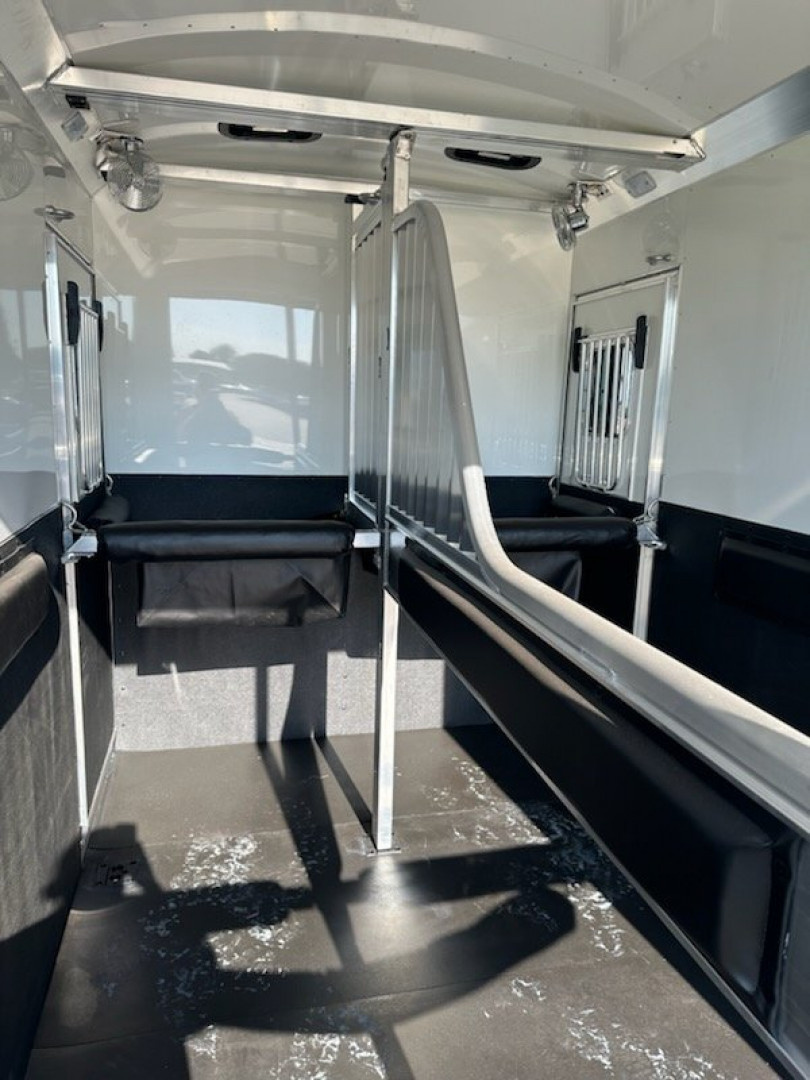 New 2026 4-STAR TRAILERS SILVER 2 Horse Straight Load Bumper Pull